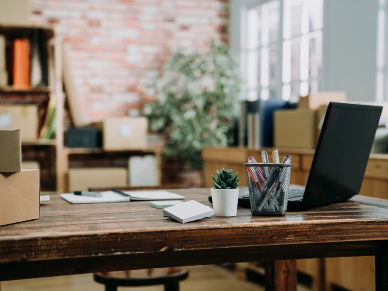 2012: Eigen kantoorruimte